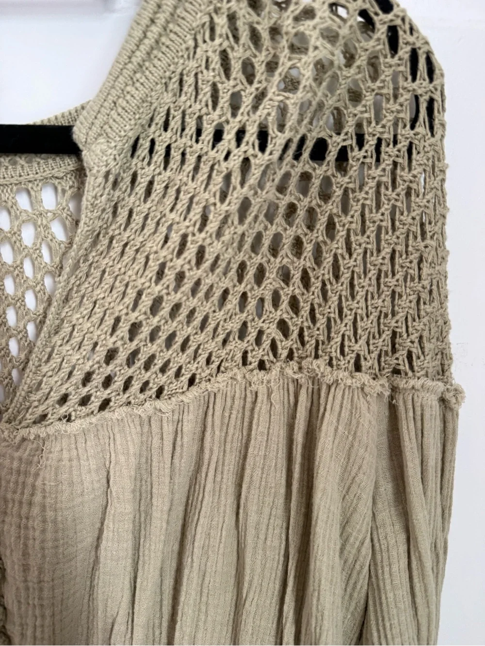 Free People Women’s Lightweight Crochet-Yoke Blouse in Olive Green. Size S. Euc.